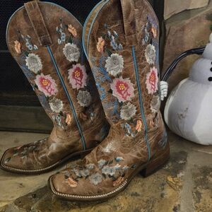 Macie Bean Brown Floral Embroidered Boots